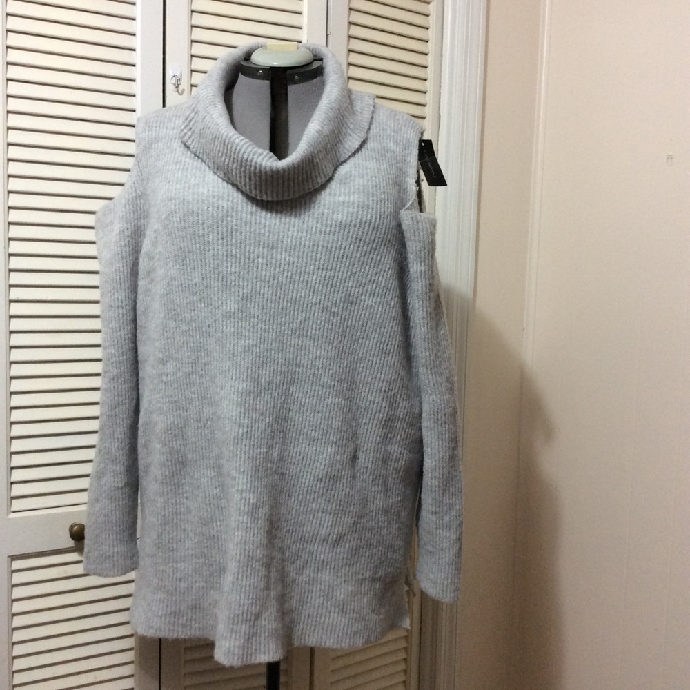 Lane Bryant cold shoulder sweater sz 26/28